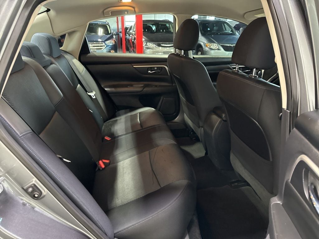 2017 Nissan Altima 2.5 SR - 23011102 - 29