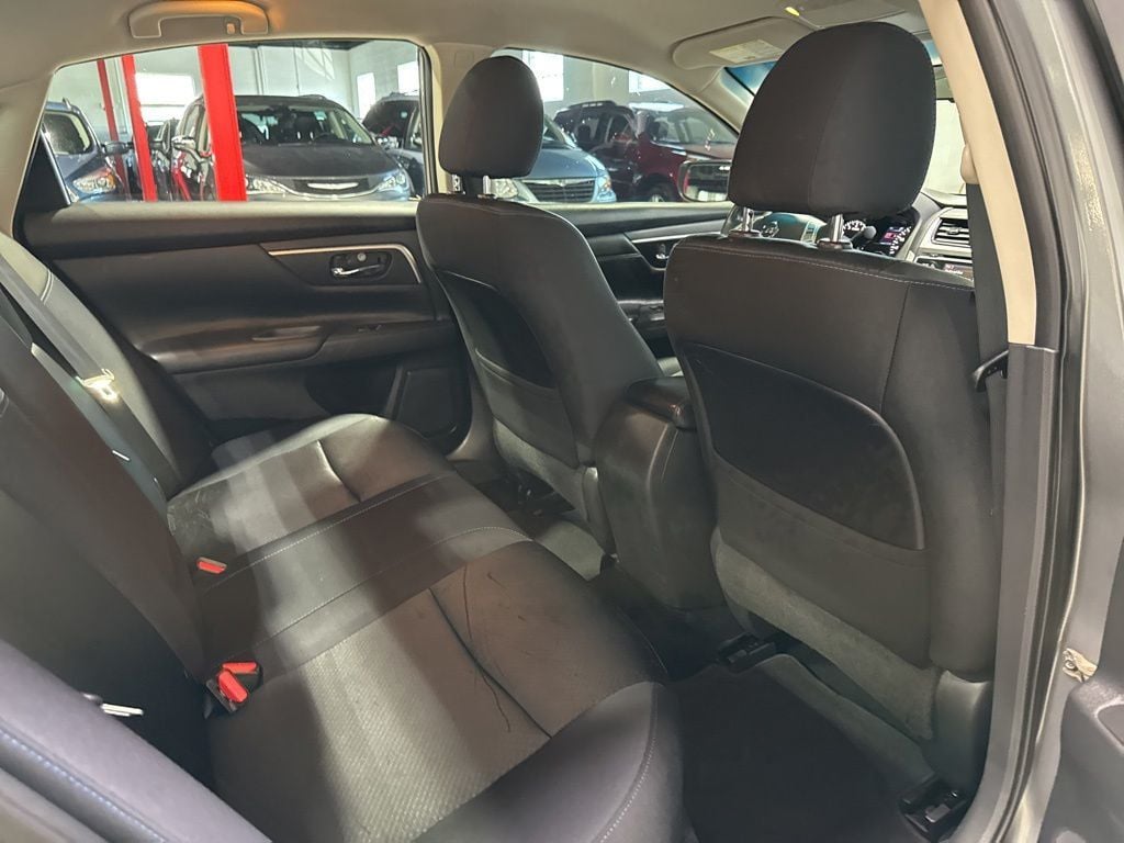 2017 Nissan Altima 2.5 SR - 23011102 - 30