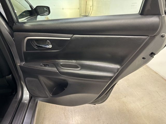 2017 Nissan Altima 2.5 SR - 23011102 - 32