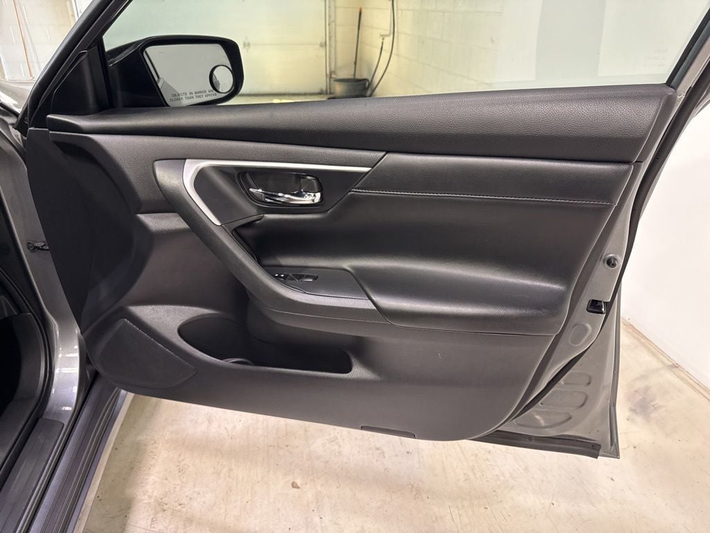 2017 Nissan Altima 2.5 SR - 23011102 - 36