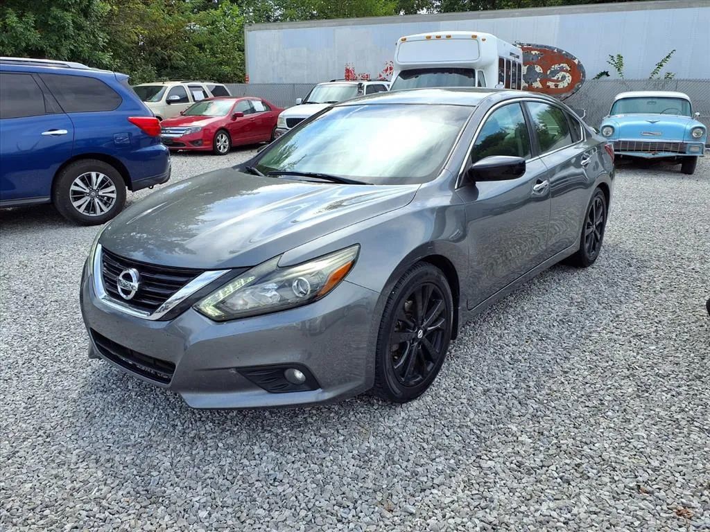 2017 Nissan Altima 2.5 SR - 22992650 - 3
