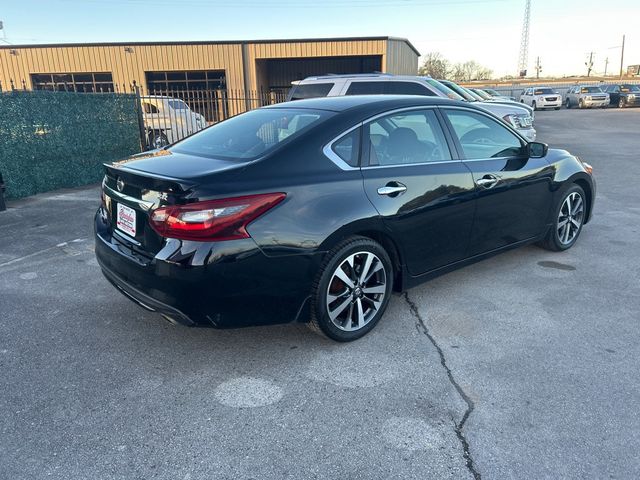 2017 Nissan Altima 2.5 SR - 22972233 - 3