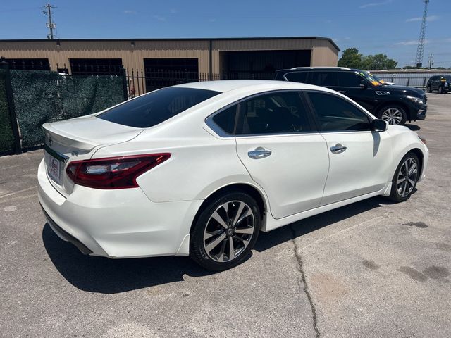 2017 Nissan Altima 2.5 SR - 23026642 - 3