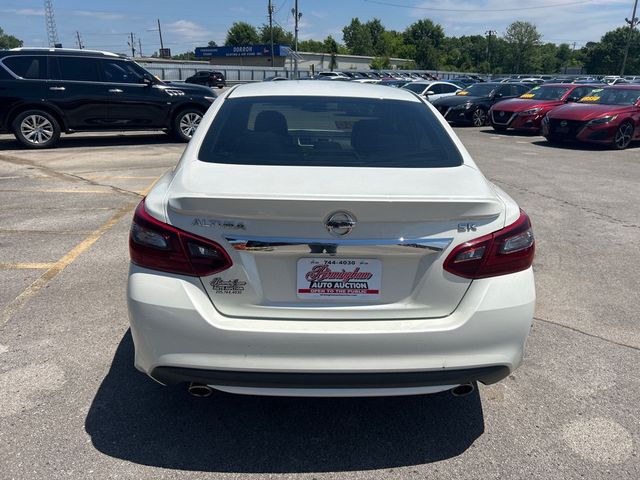 2017 Nissan Altima 2.5 SR - 23026642 - 4