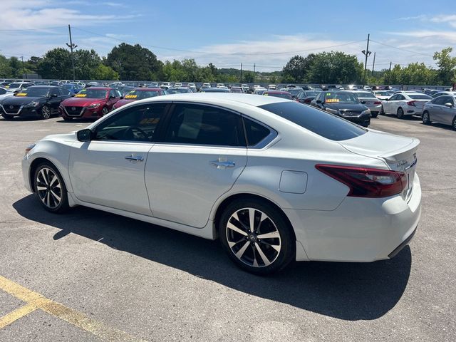 2017 Nissan Altima 2.5 SR - 23026642 - 5