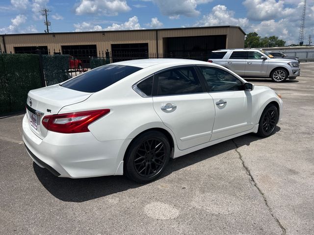 2017 Nissan Altima 2.5 SR - 23038639 - 3