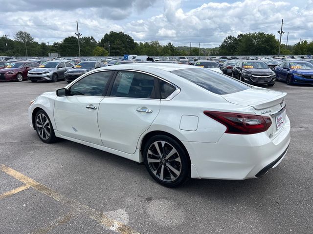 2017 Nissan Altima 2.5 SR - 23057122 - 5