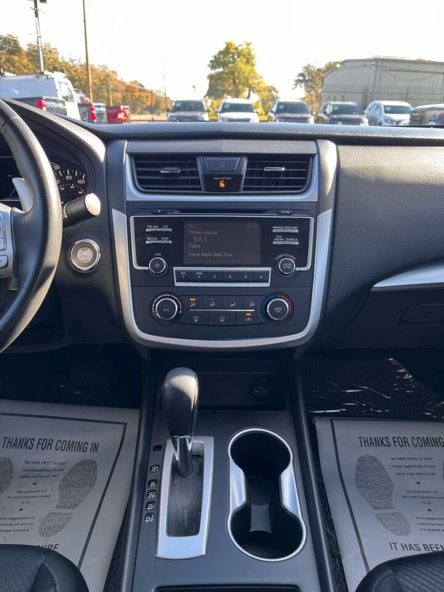 2017 Nissan Altima 2.5 SR - 22214427 - 19