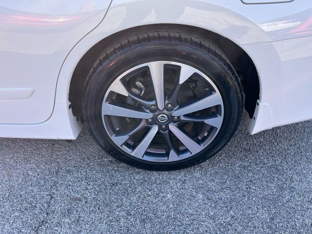 2017 Nissan Altima 2.5 SR - 22214427 - 26