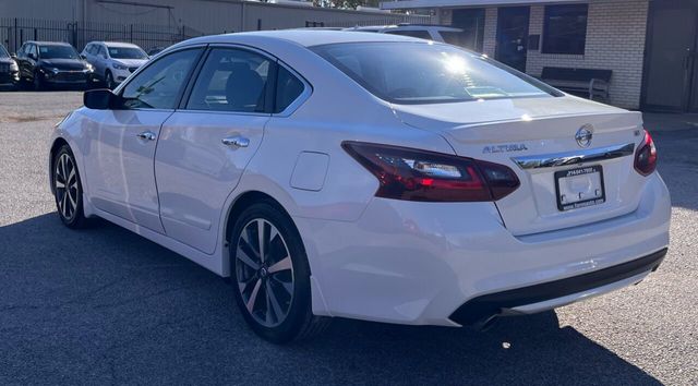 2017 Nissan Altima 2.5 SR - 22214427 - 4