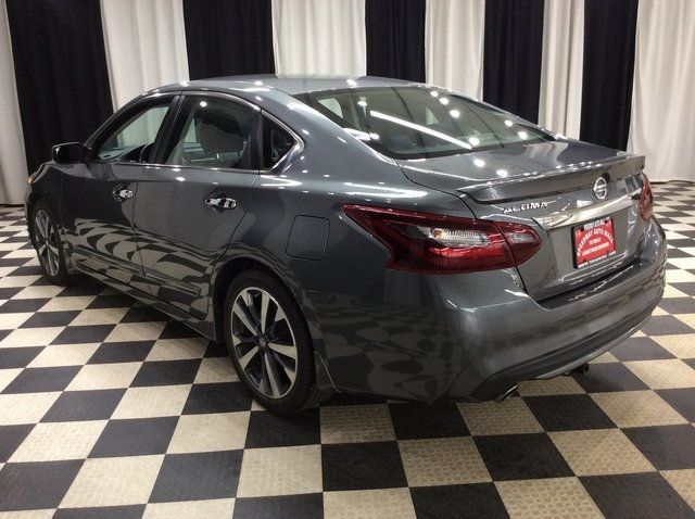 2017 Nissan Altima 2.5 SR - 21989837 - 3