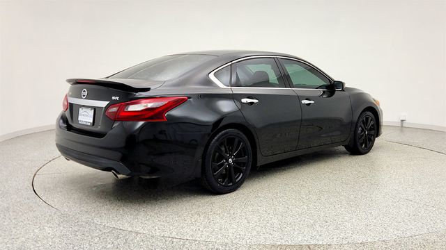 2017 Nissan Altima 2.5 SR Midnight Edition - 23016478 - 4