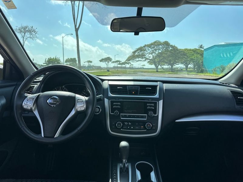 2017 Nissan Altima 2.5 SV - 22998387 - 13