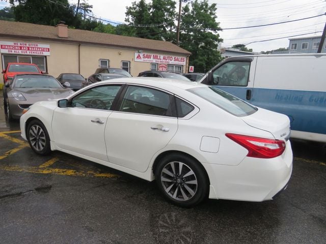 2017 Nissan Altima 2.5 SV - 23061744 - 7