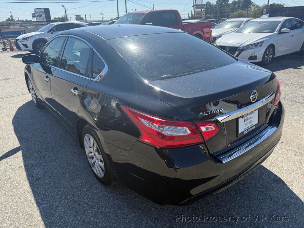 2017 Nissan Altima 2.5 SV photo 4