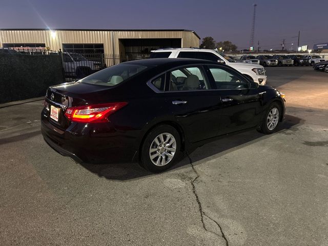2017 Nissan Altima 2.5 SV - 22942437 - 3