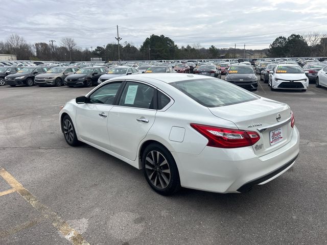 2017 Nissan Altima 2.5 SV - 22963830 - 5