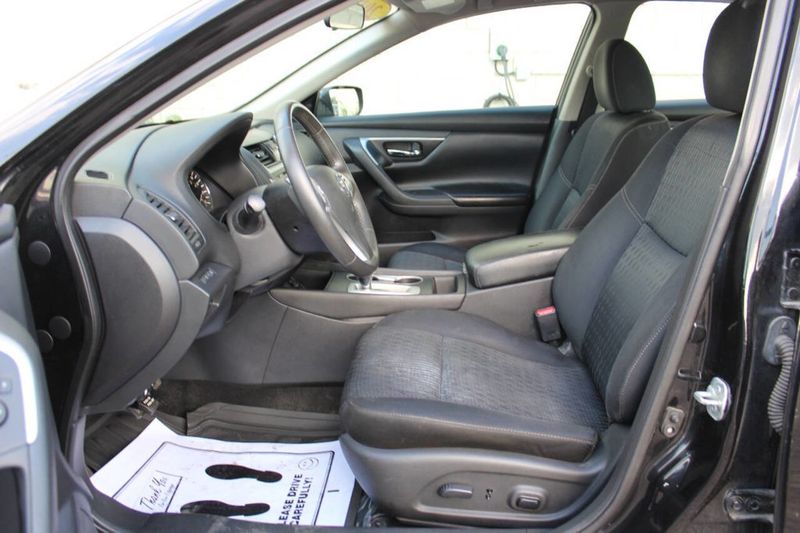 2017 Nissan Altima 2.5 SV - 22879656 - 11