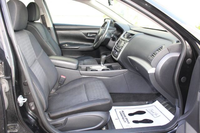 2017 Nissan Altima 2.5 SV - 22879656 - 13
