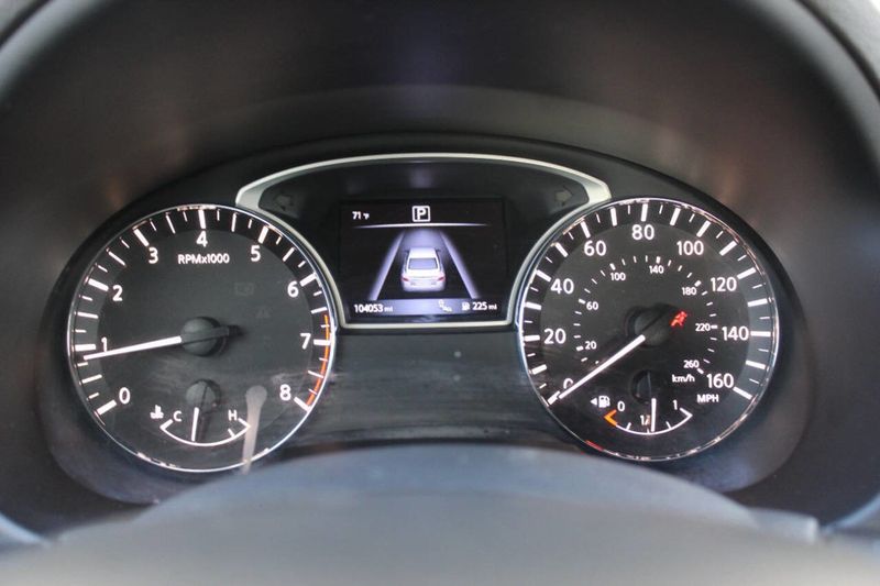 2017 Nissan Altima 2.5 SV - 22879656 - 17