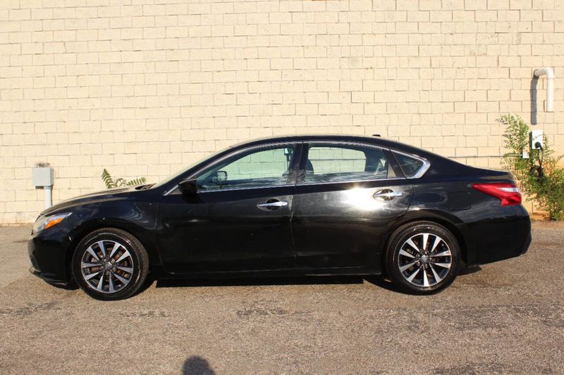2017 Nissan Altima 2.5 SV - 22879656 - 1