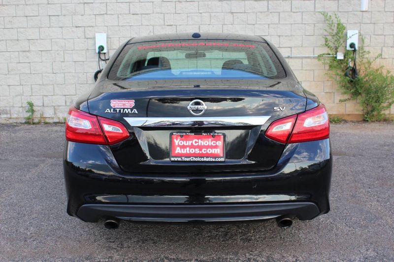2017 Nissan Altima 2.5 SV - 22879656 - 3