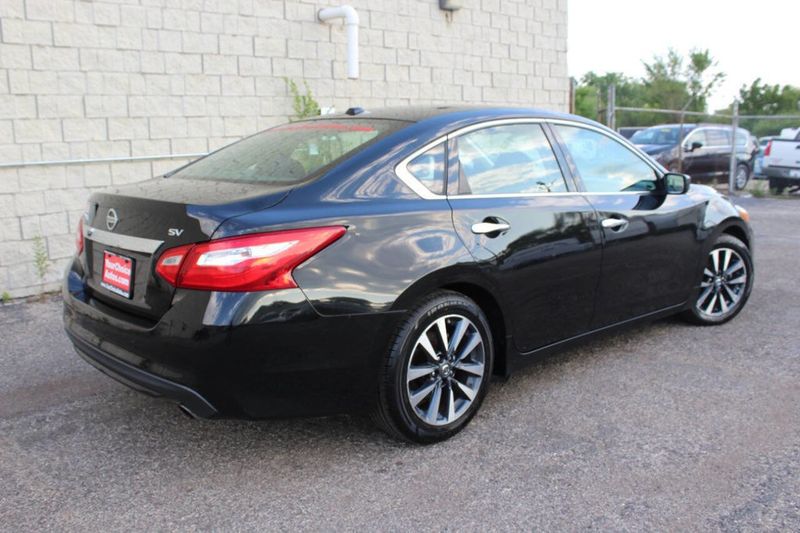 2017 Nissan Altima 2.5 SV - 22879656 - 5