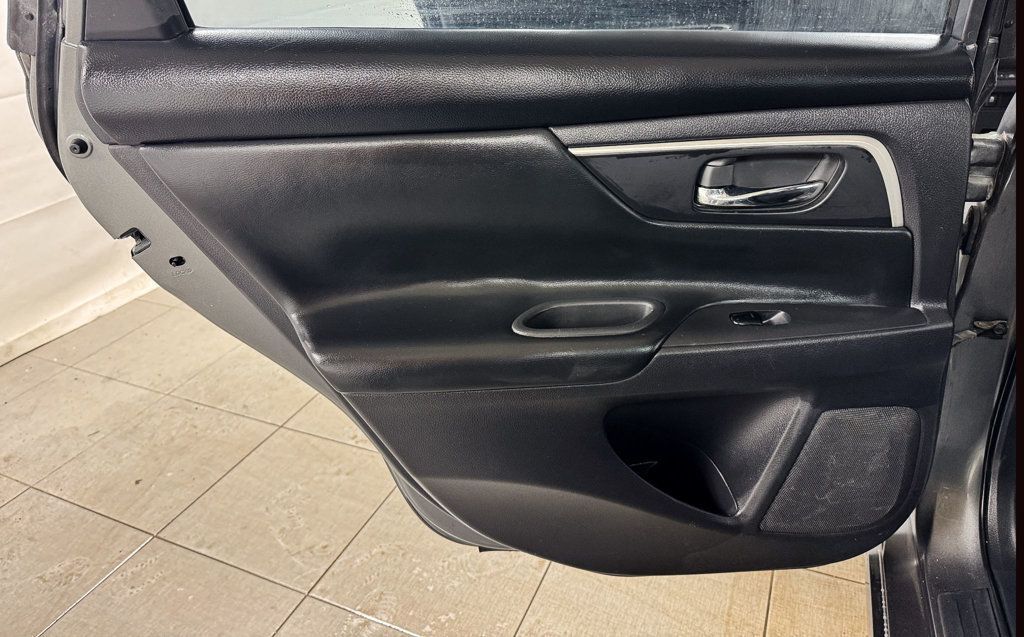 2017 Nissan Altima 2.5 SV - 22988874 - 14
