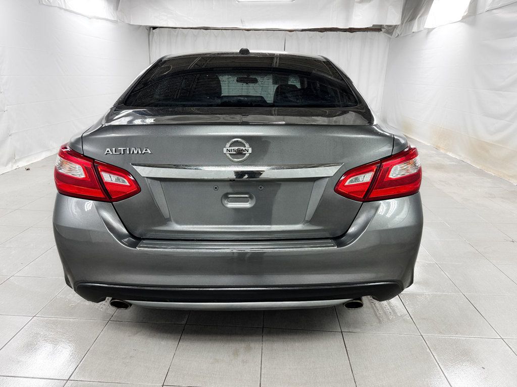 2017 Nissan Altima 2.5 SV - 22988874 - 4