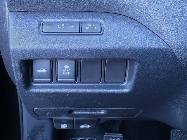 2017 Nissan Altima SR - 22982686 - 16