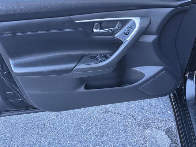 2017 Nissan Altima SR - 22982686 - 23