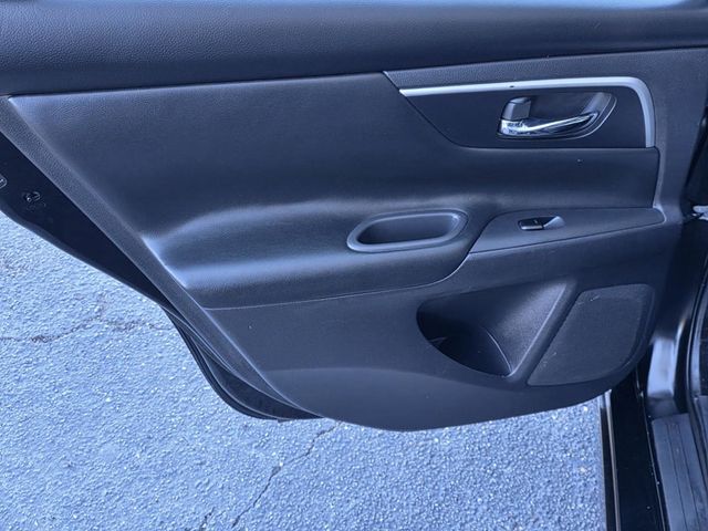 2017 Nissan Altima SR - 22982686 - 24