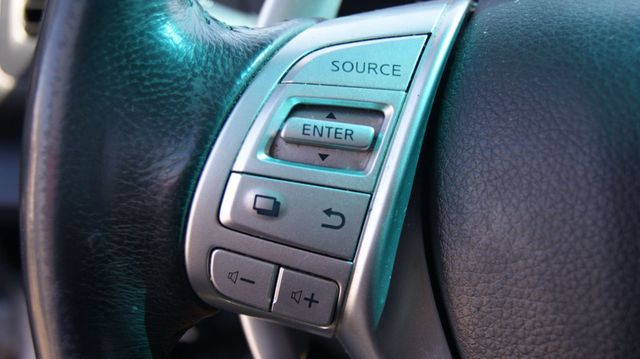 2017 Nissan Altima SR - Photo 9