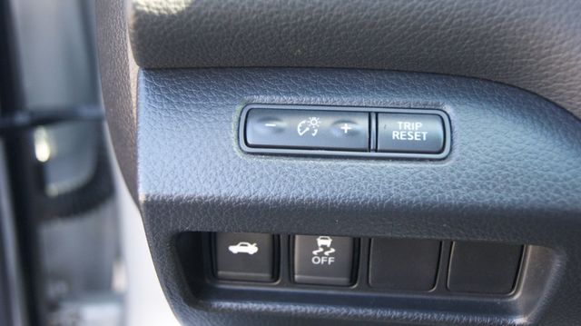 2017 Nissan Altima SR - Photo 15