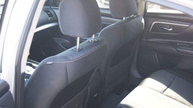 2017 Nissan Altima SR - Photo 27