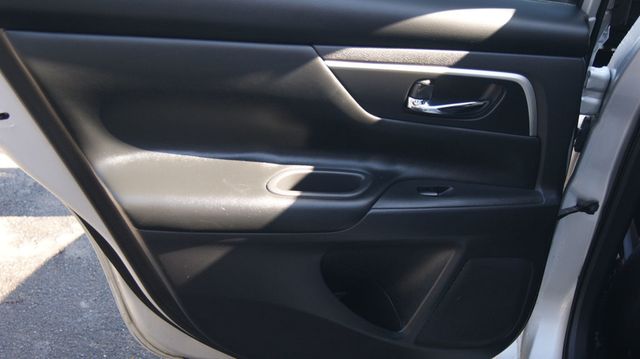 2017 Nissan Altima SR - Photo 29