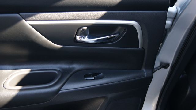 2017 Nissan Altima SR - Photo 30