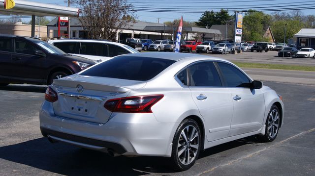 2017 Nissan Altima SR - Photo 4