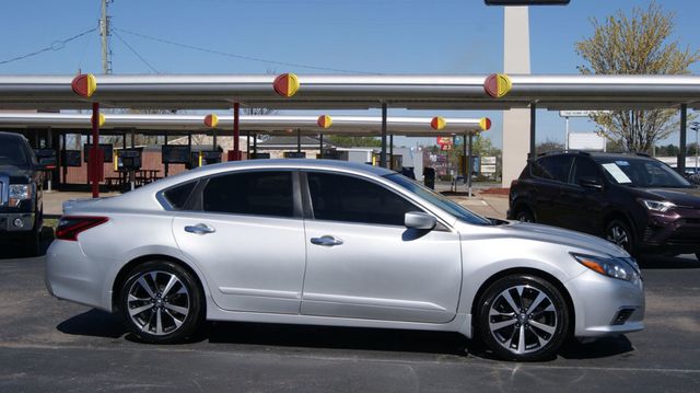 2017 Nissan Altima SR - Photo 5