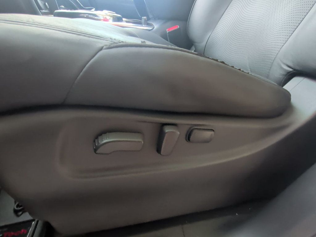 Nissan Armada 4x2 Platinum photo 13