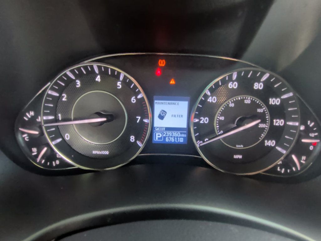 Nissan Armada 4x2 Platinum photo 16