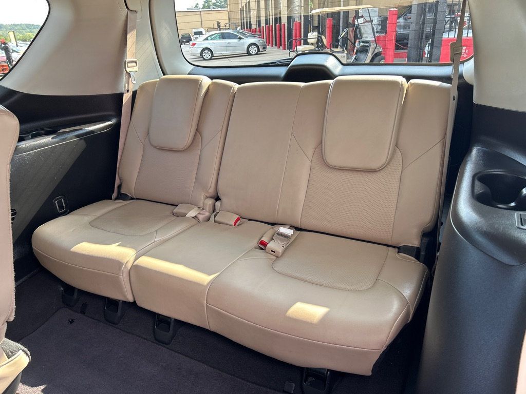 2017 Nissan Armada Platinum photo 6