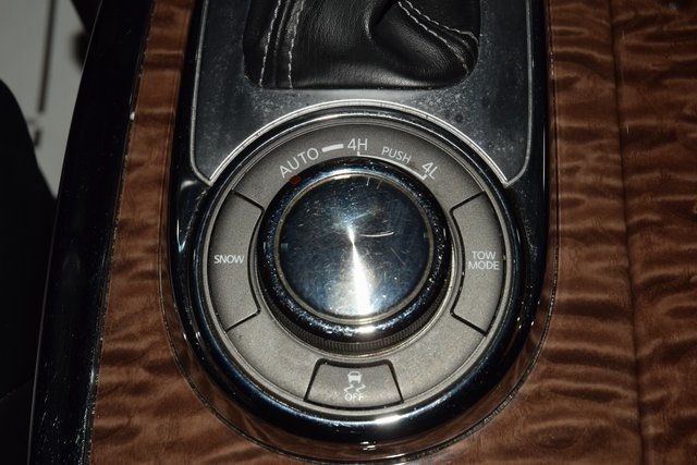 2017 Nissan Armada 4x4 Platinum - 22935566 - 36