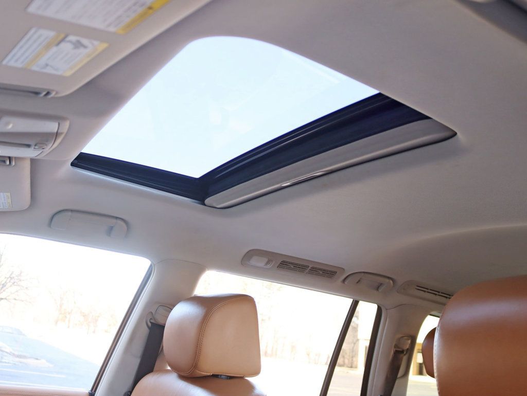 2017 Nissan Armada Platinum photo 30