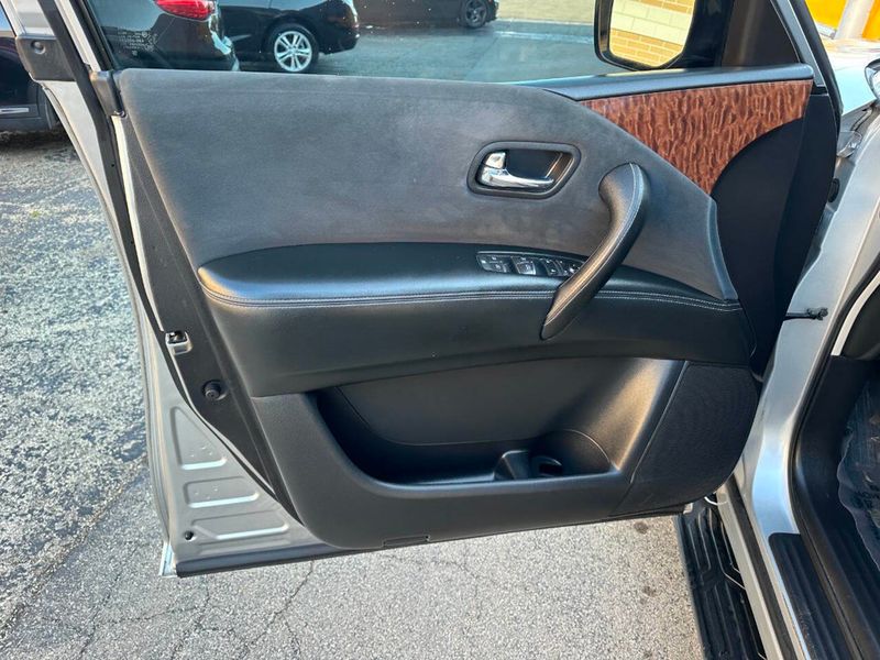 2017 Nissan Armada 4x4 SV - 22877595 - 14