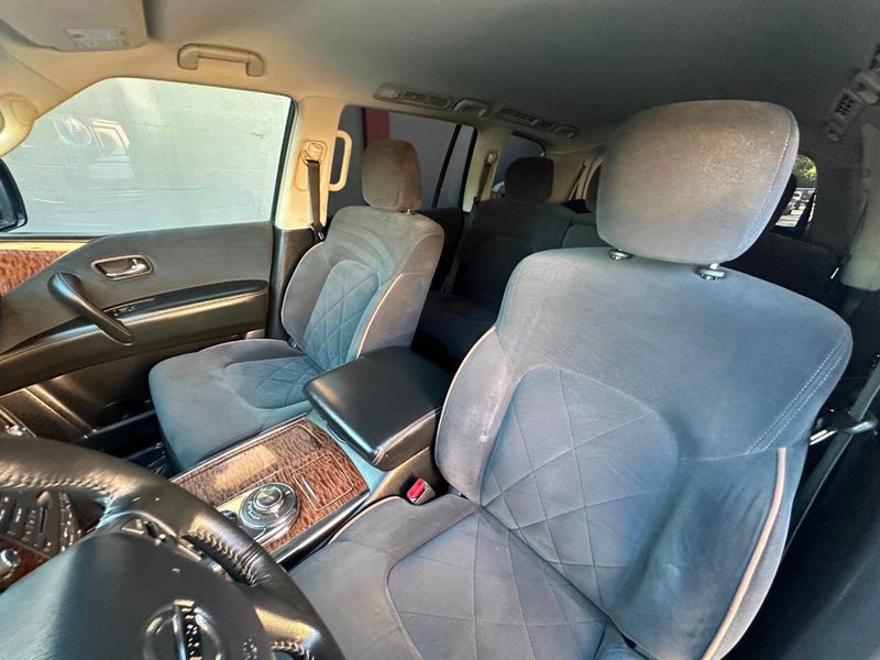 2017 Nissan Armada 4x4 SV - 22877595 - 19