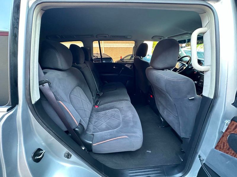 2017 Nissan Armada 4x4 SV - 22877595 - 23