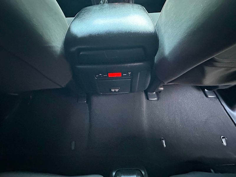 2017 Nissan Armada 4x4 SV - 22877595 - 24