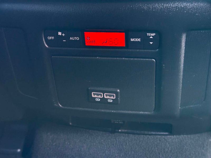 2017 Nissan Armada 4x4 SV - 22877595 - 25