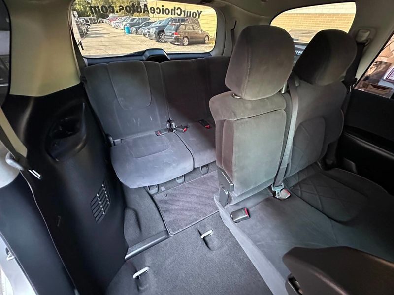 2017 Nissan Armada 4x4 SV - 22877595 - 27